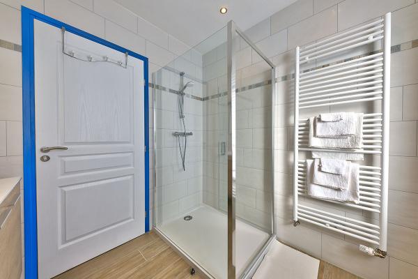 Salle de douche du gîte