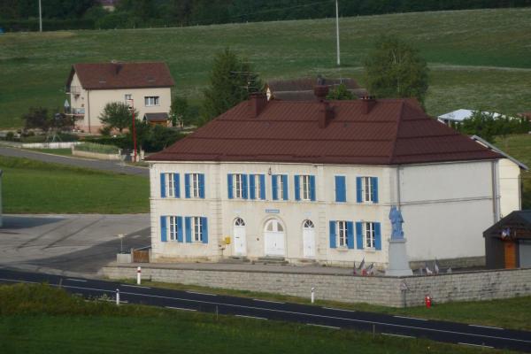 Bâtiment vue face éloignée